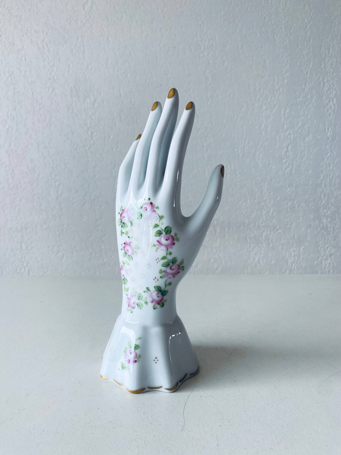 Della Torre porcelain jewelry holder