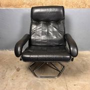 Chrome leather footrest in Danish design by Unico