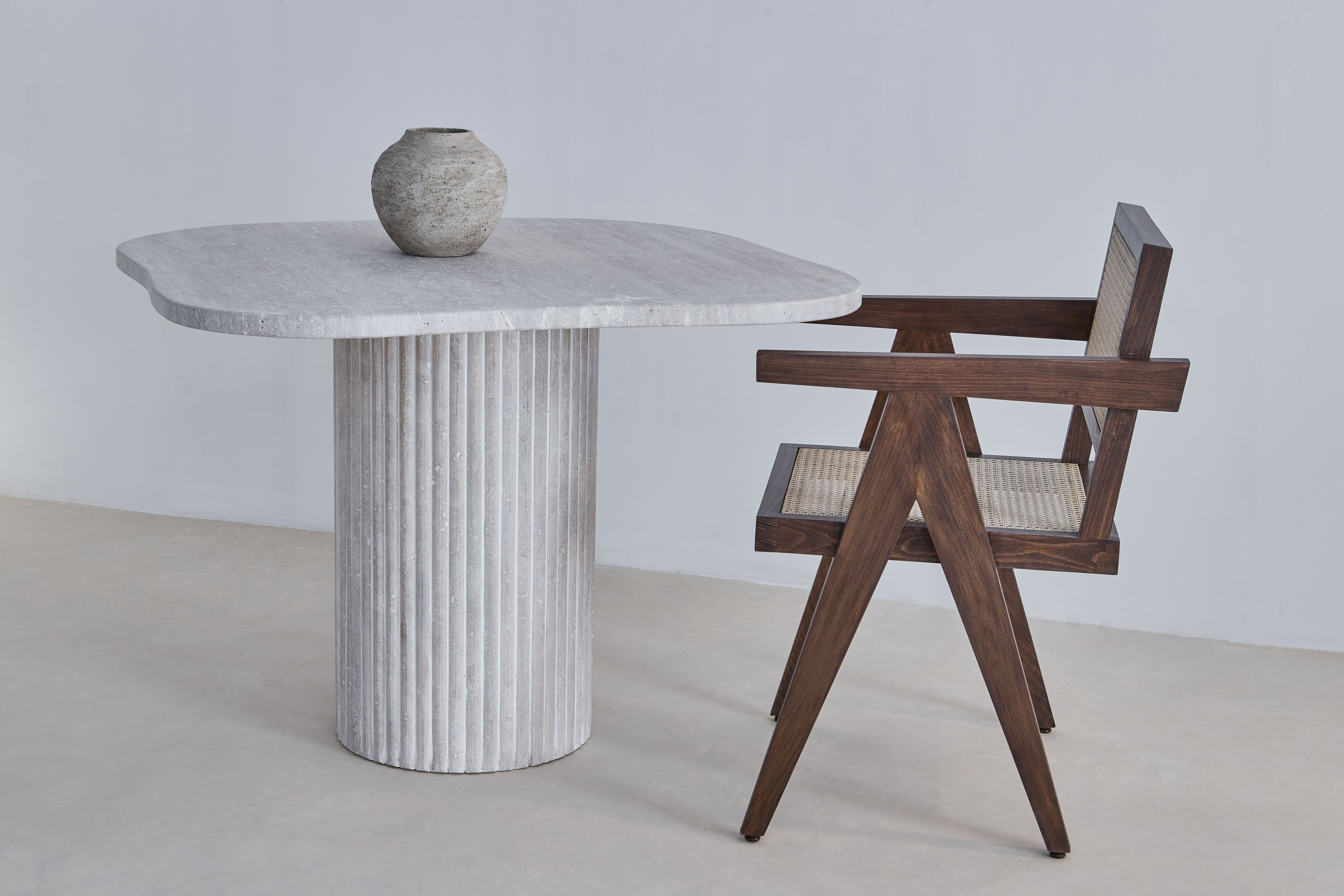 Natural travertine irregular dining table Athéna 90cm x 90cm