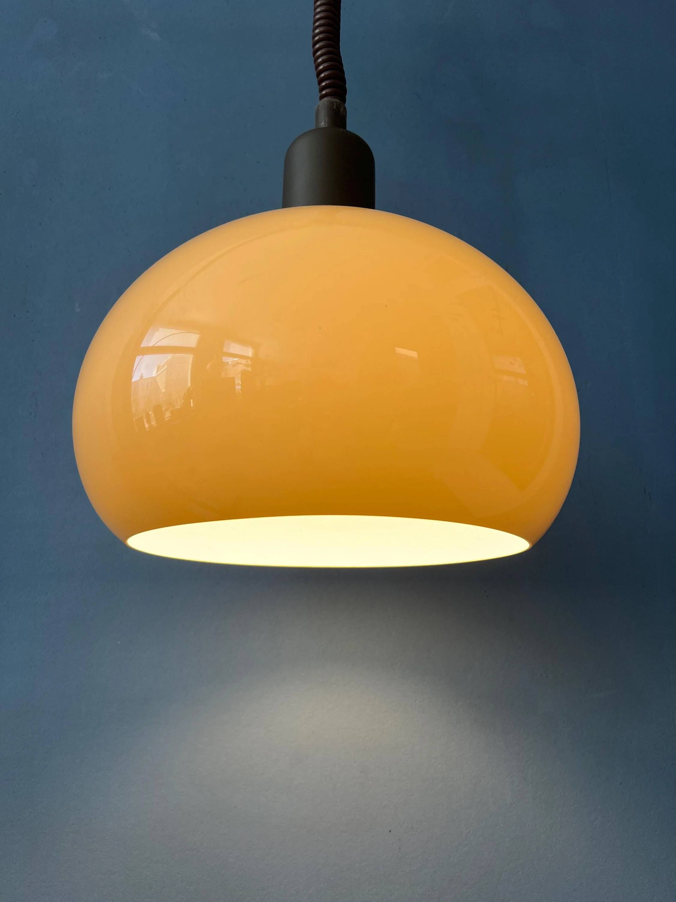 Suspension vintage champignon beige en verre acrylique