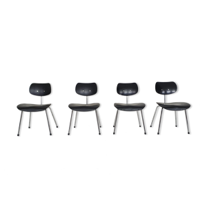 Ensemble de quatre chaises
