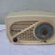 Poste de radio, Radiolo de Radiola, en bakelite creme vintage 1960