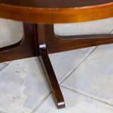 Baumann extendable round table