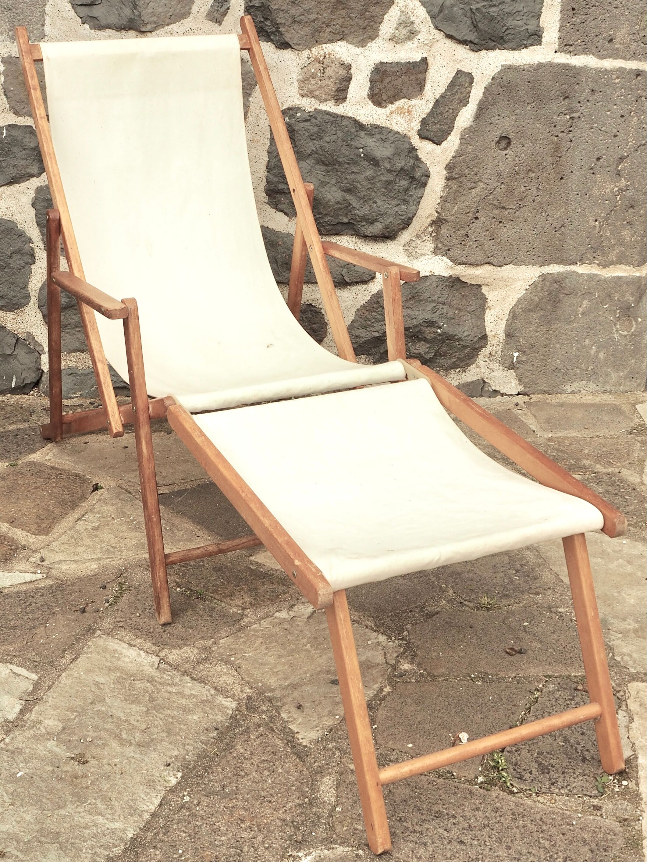 Deckchair with extension chaise longue, in wood and fabric
