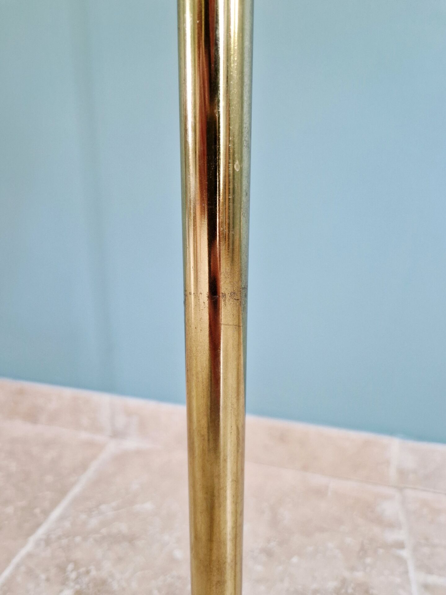 Articulated brass floor lamp, Hollywood Regency style, 1970s-80s.