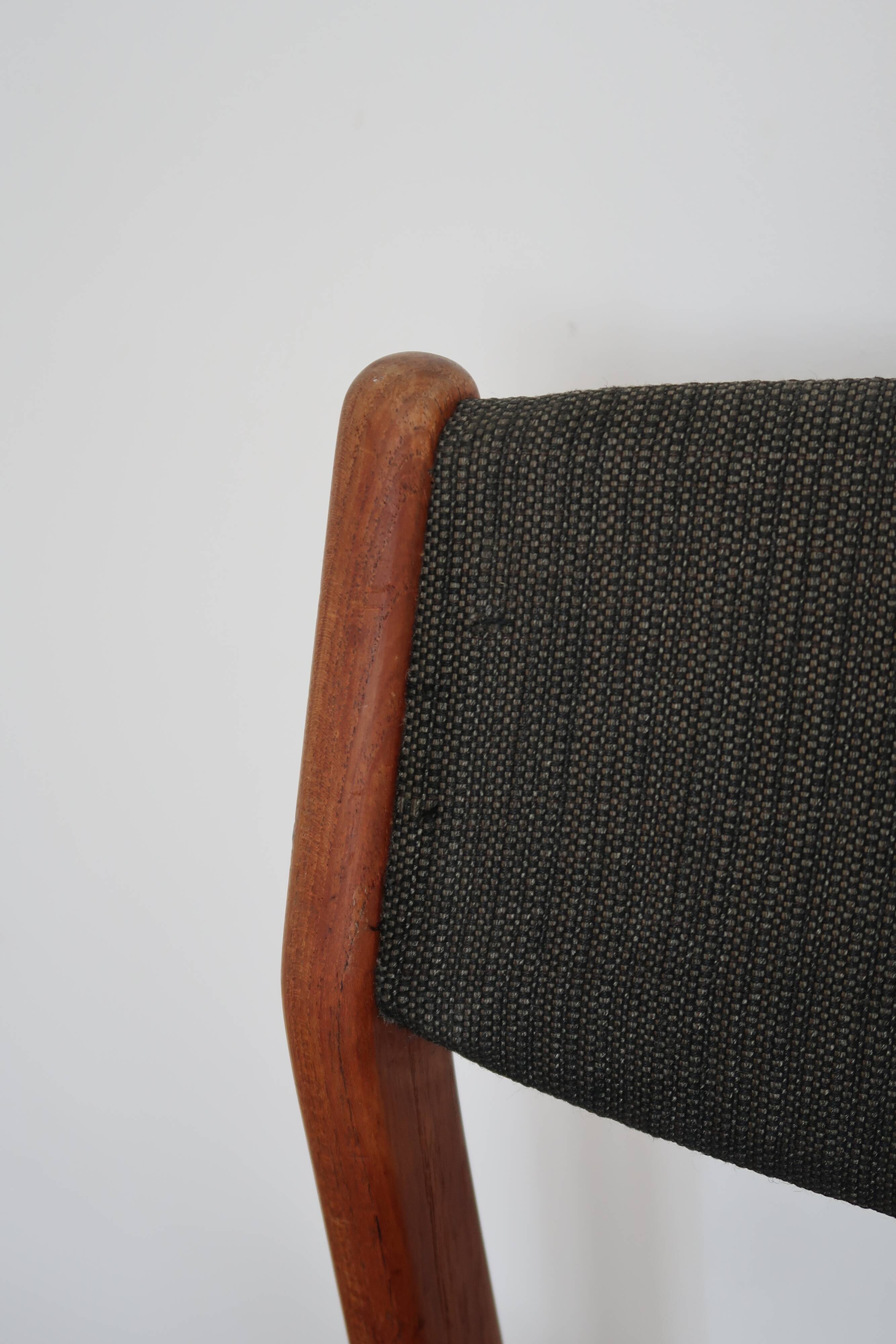 4 chaises vertes danoises estampillées