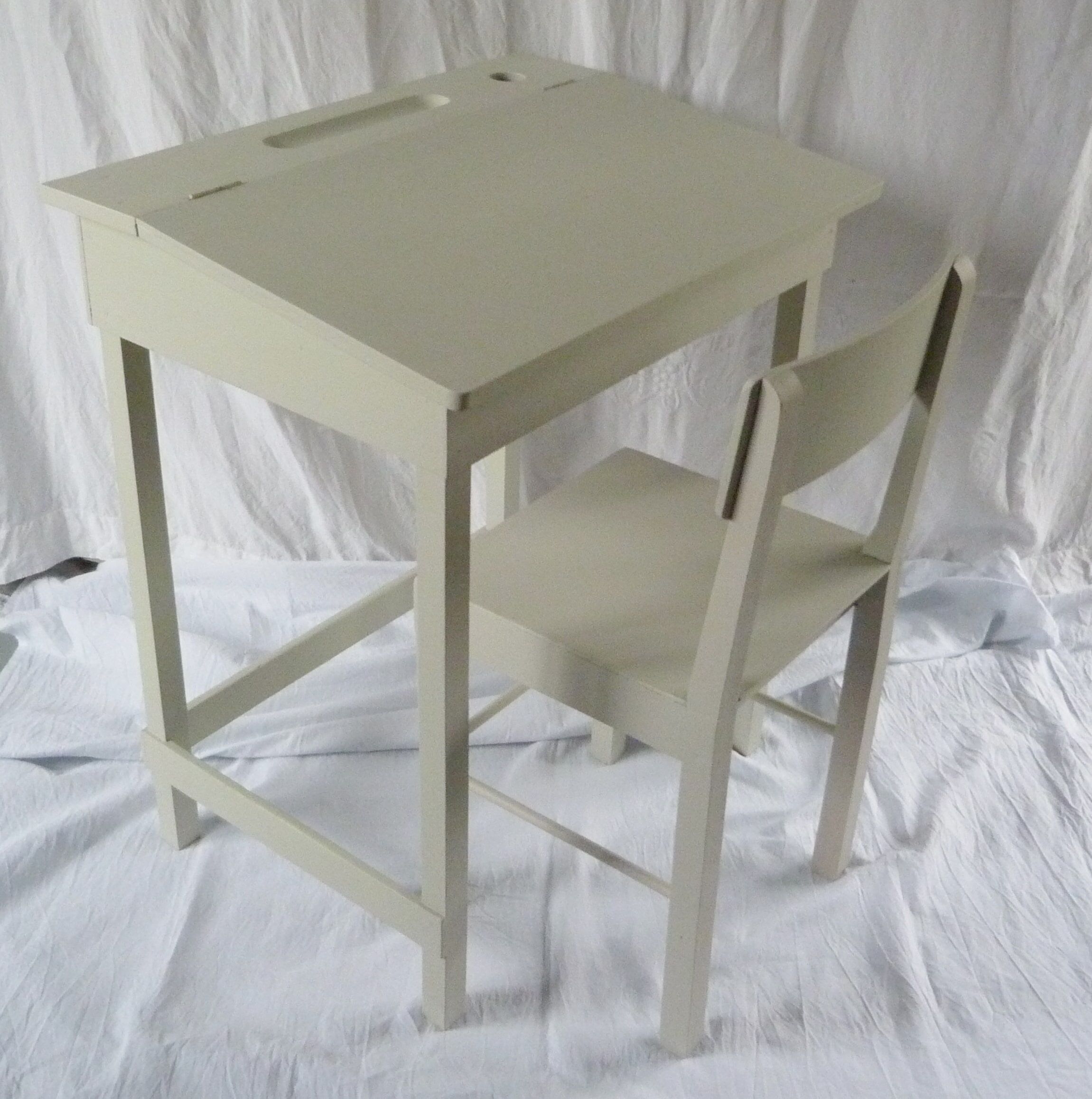 Set desk and his chair