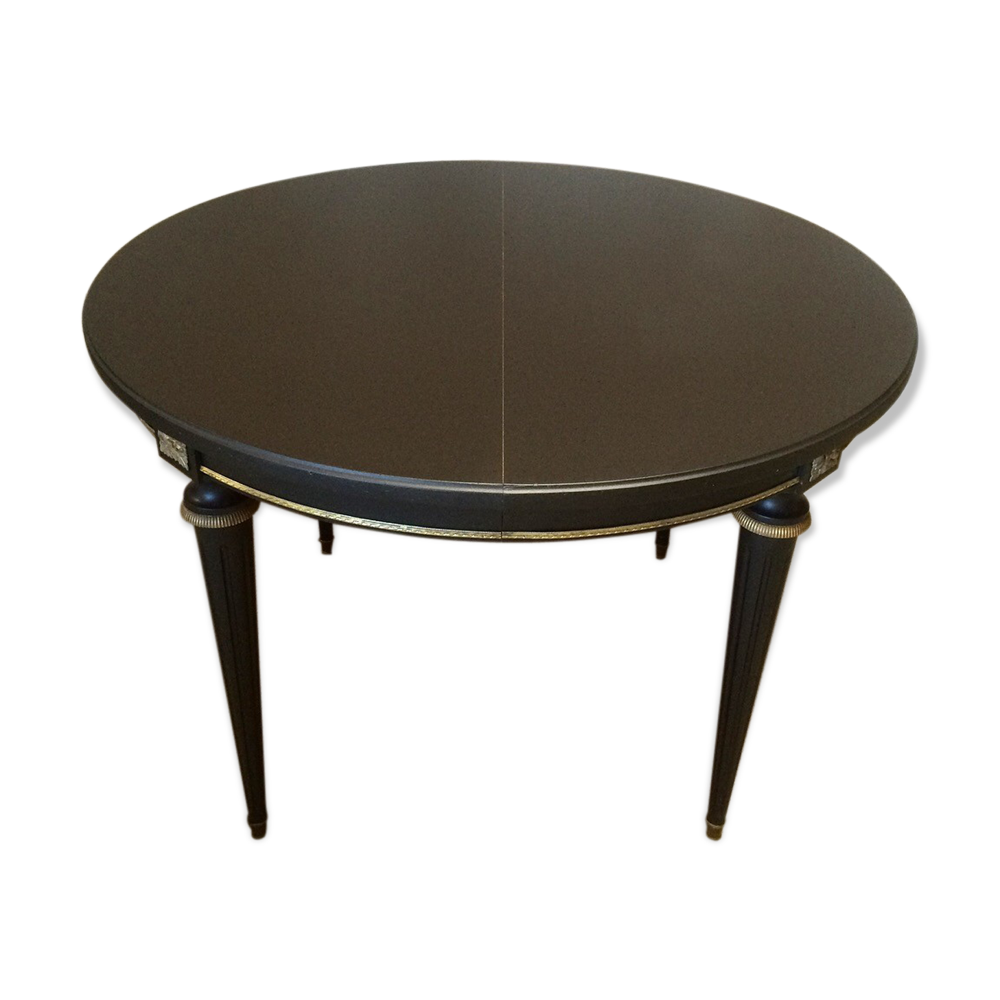 Louis XVI style extendable round table