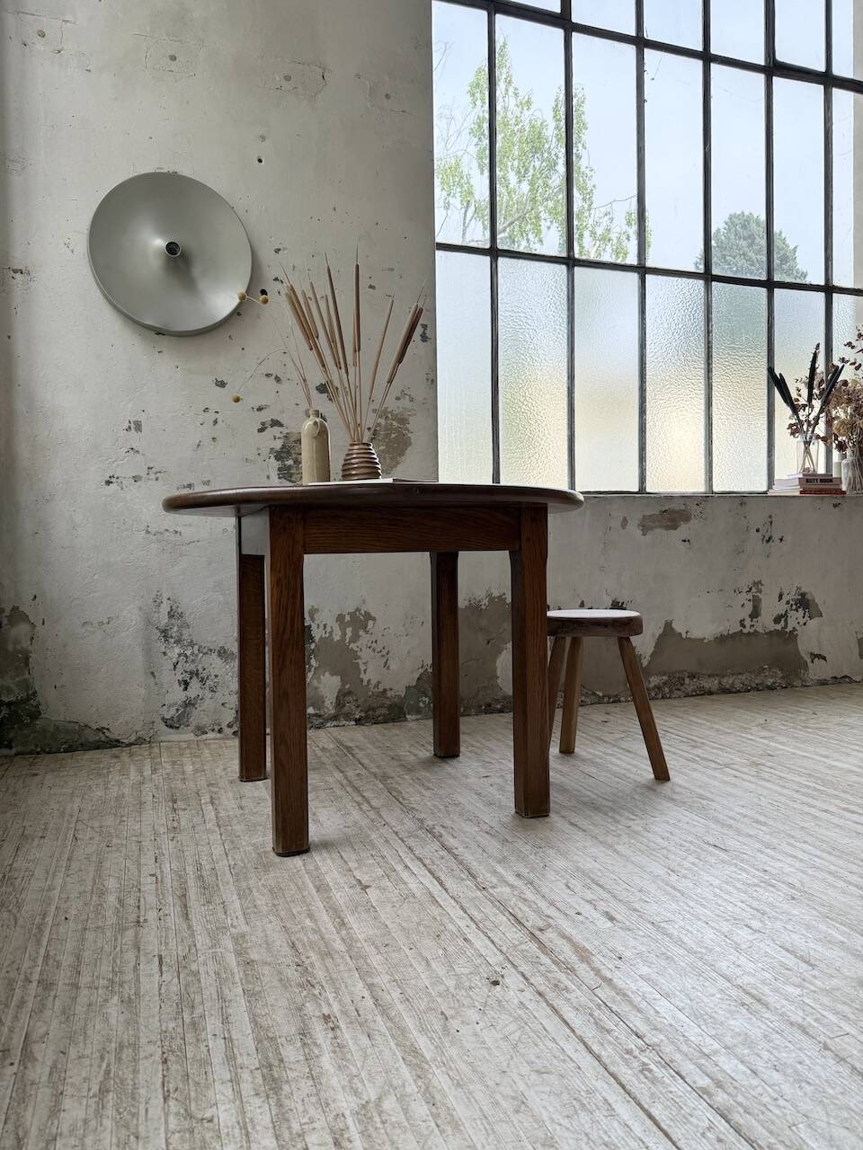 Round oak table 1950