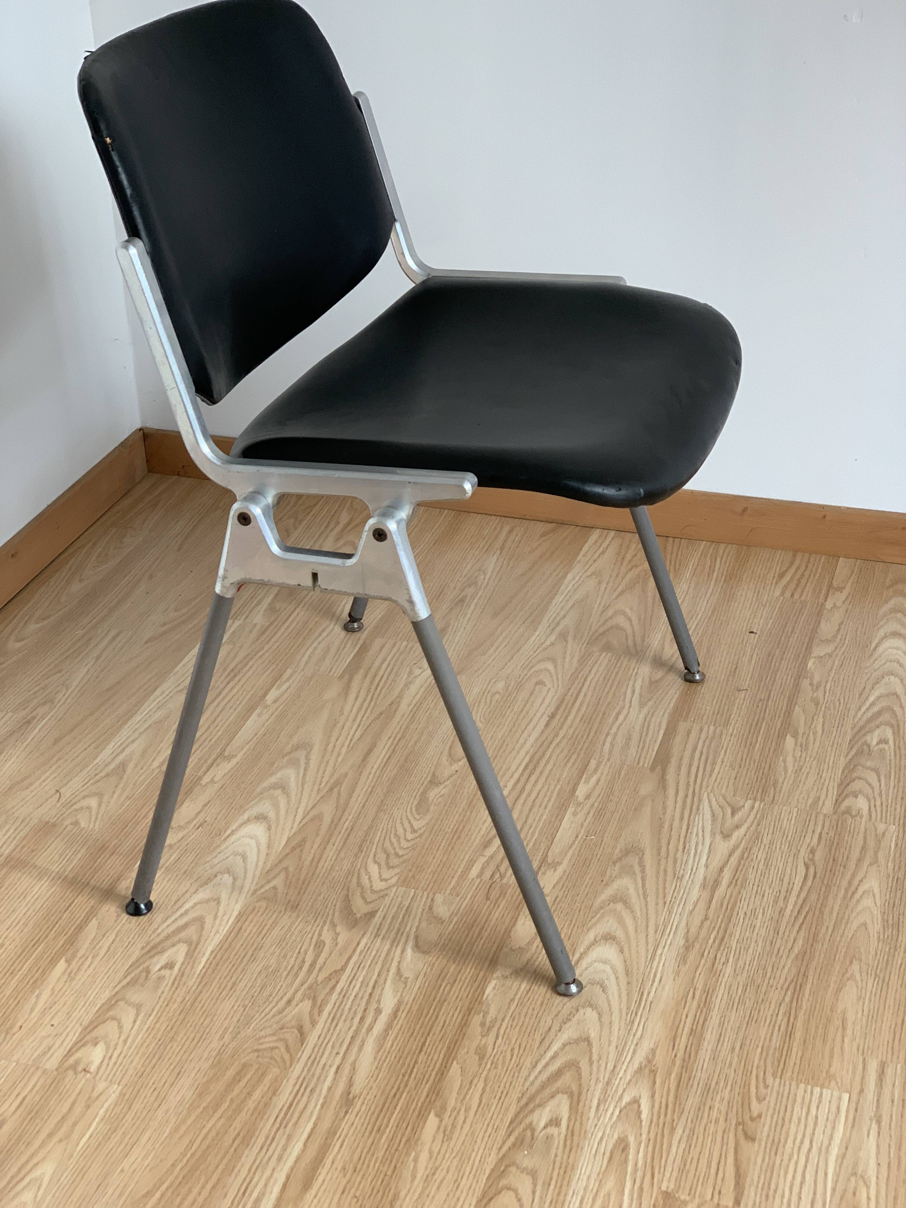 DSC chair by Giancarlo Piretti Castelli edition