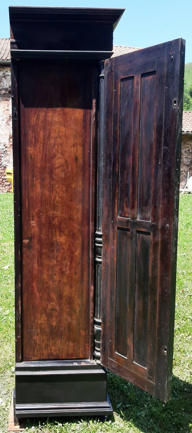 Dressmaker's cabinet with beveled triptych mirrors. (Mirror cabinet)