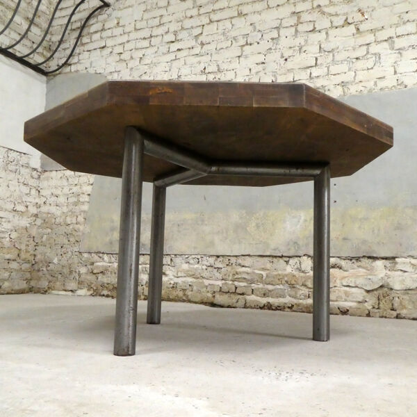 table à manger à épais plateau de bois