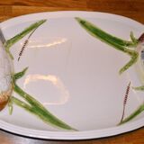 Grand plat ancien en porcelaine motif chasse