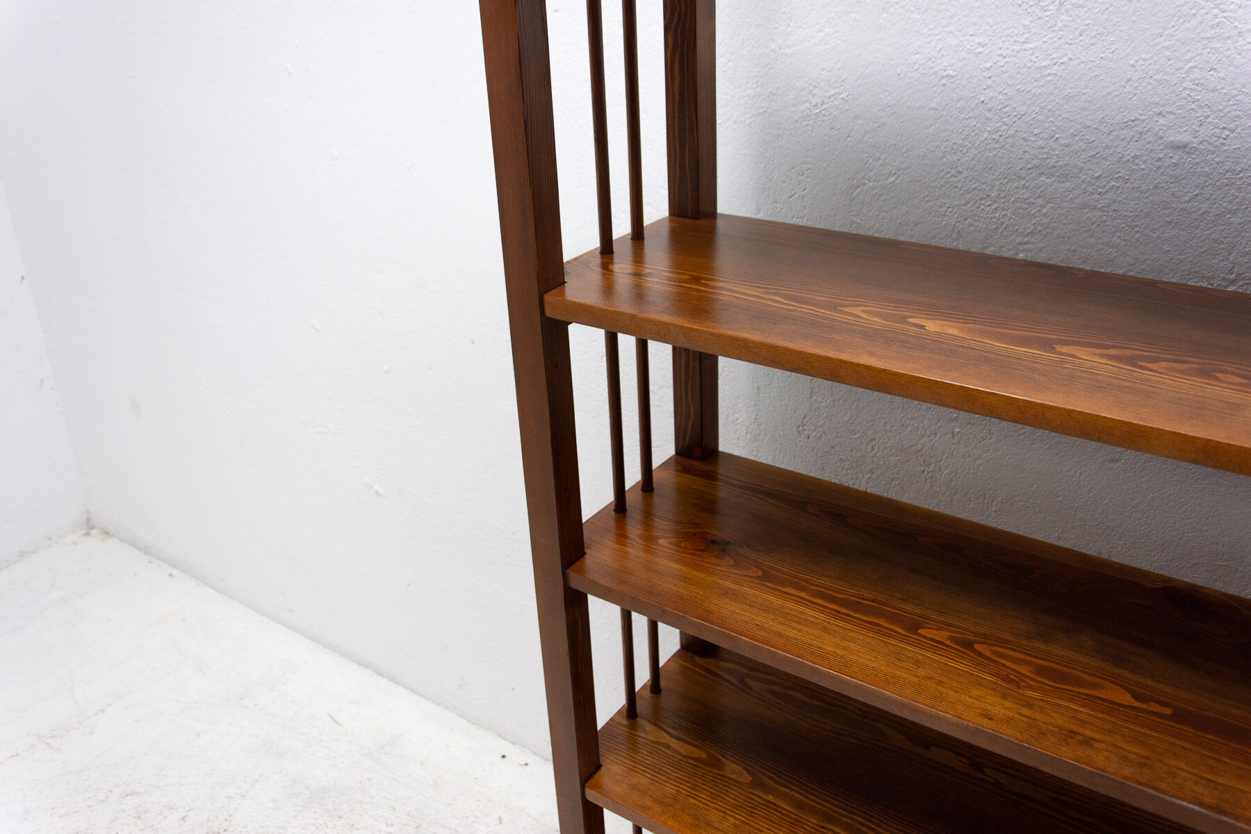 Larch wood bookcase, 1970´s, Czechoslovakia