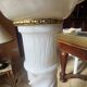 Marble effect column and its lamp