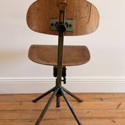 Set of 6 antique industrial workshop chairs in wood and metal.