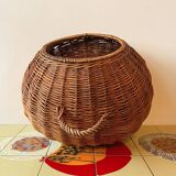 Large wicker cat basket