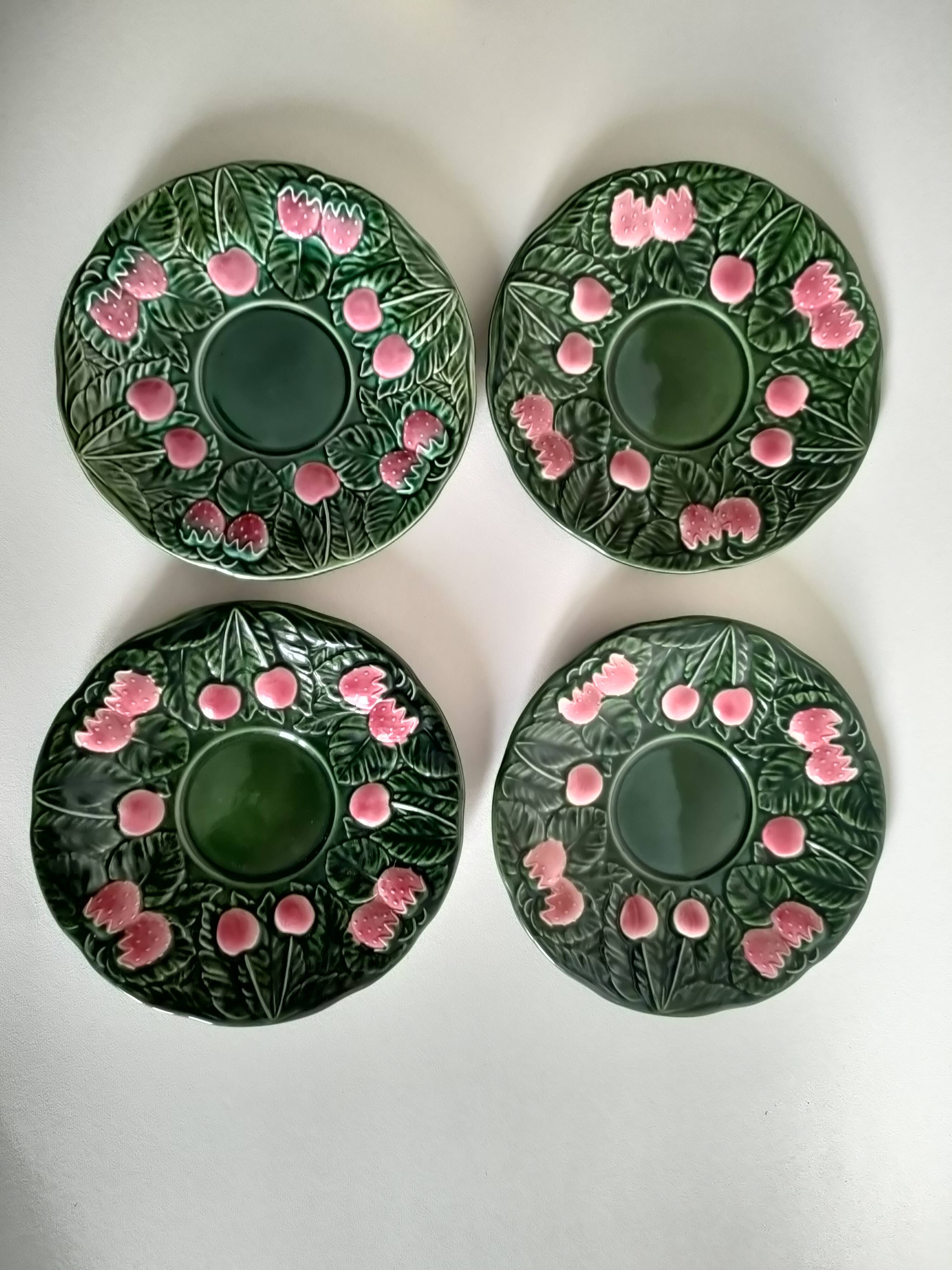 Lot de 4 assiettes à dessert