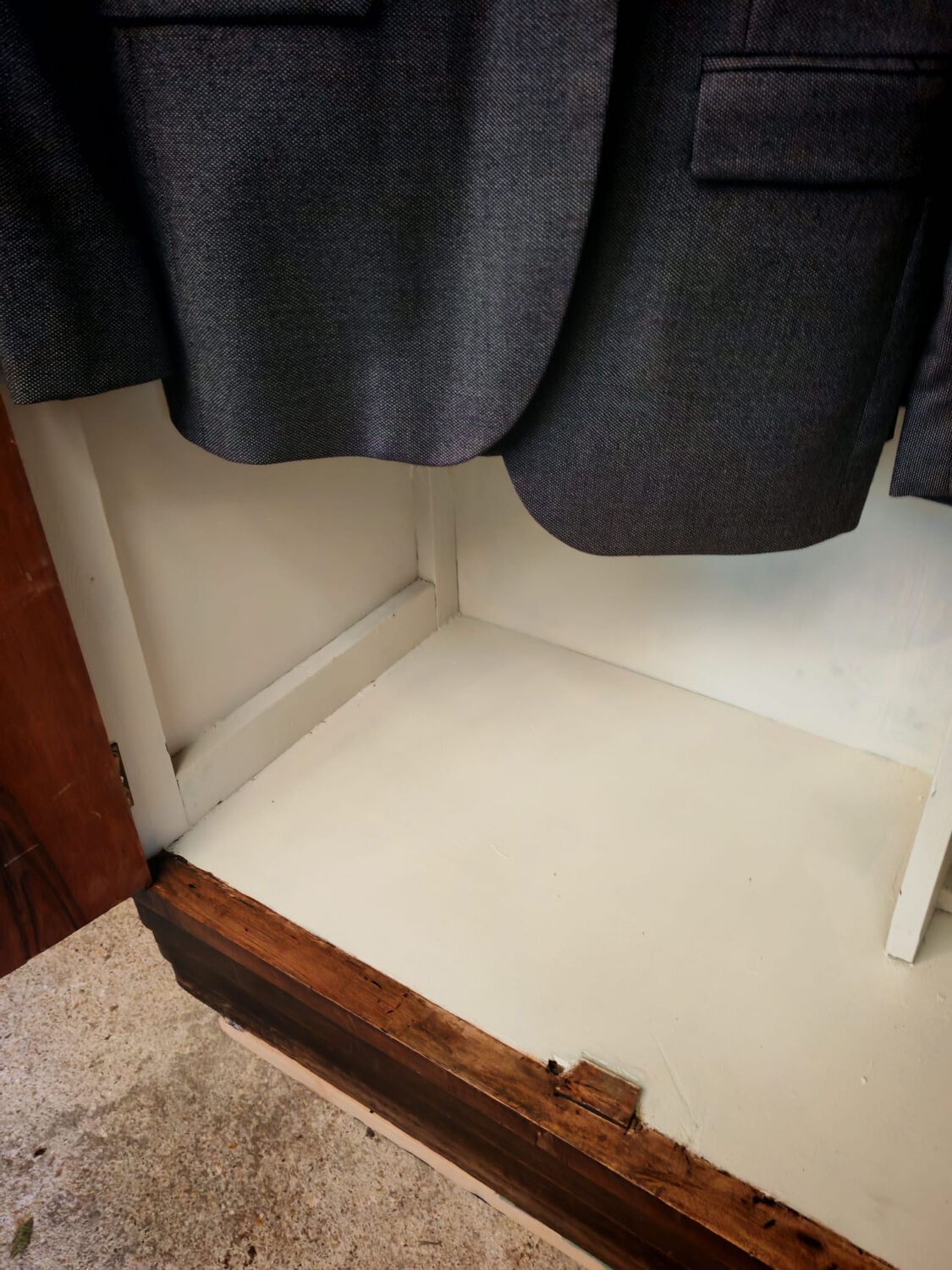 Officer's wardrobe cabinet