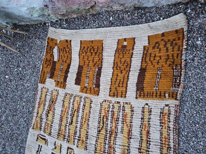 Ivory Moroccan rug, 150/250cm