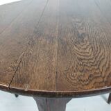 Round farm table