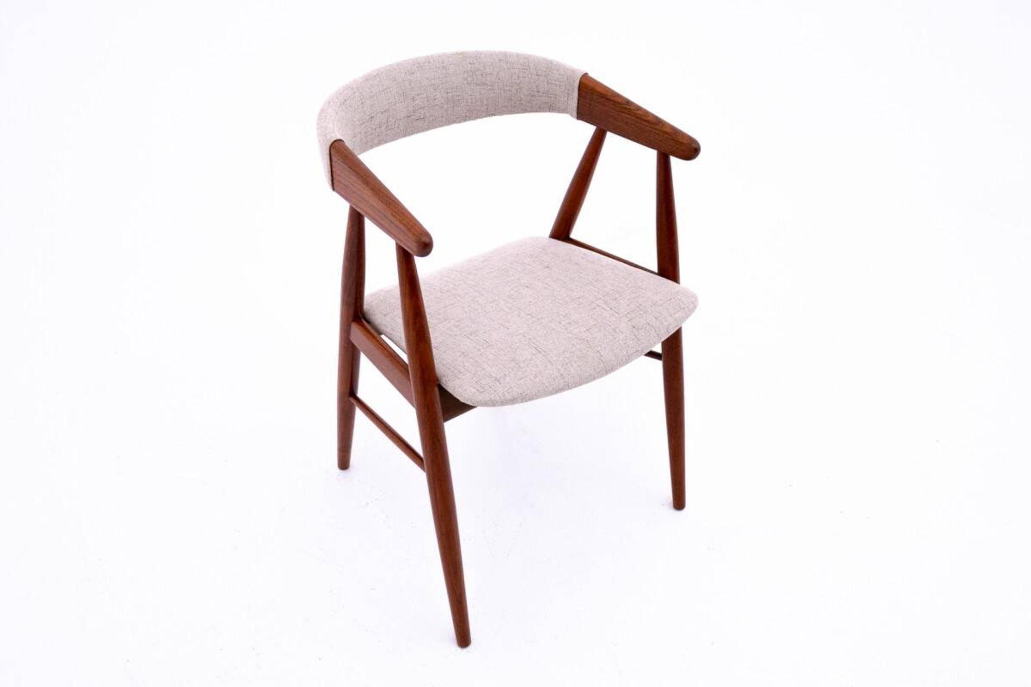 Chairs designed by Ejner Larsen & Aksel Bender Madsen, Denmark, 1960s. After renovation.