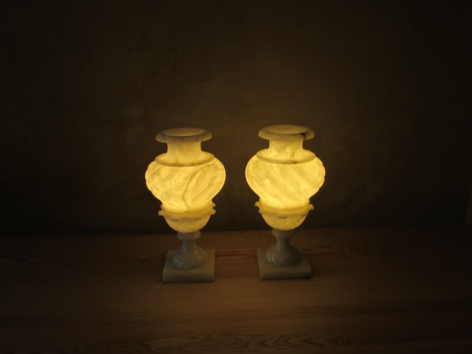 2 x italian alabaster  Medici urn lamps