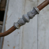 Apply metal and cast swan collar