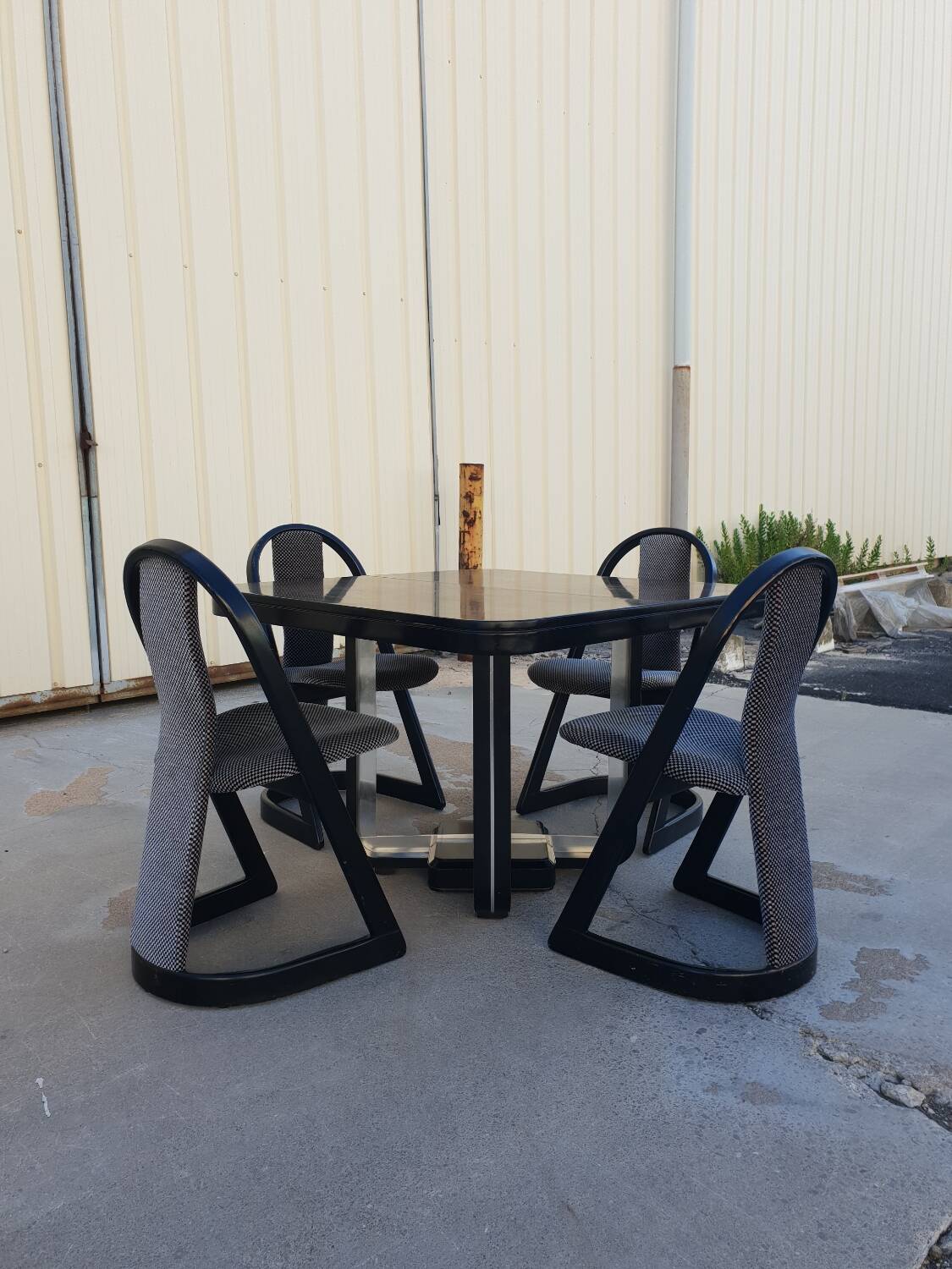 Série de 4 chaises design 1970
