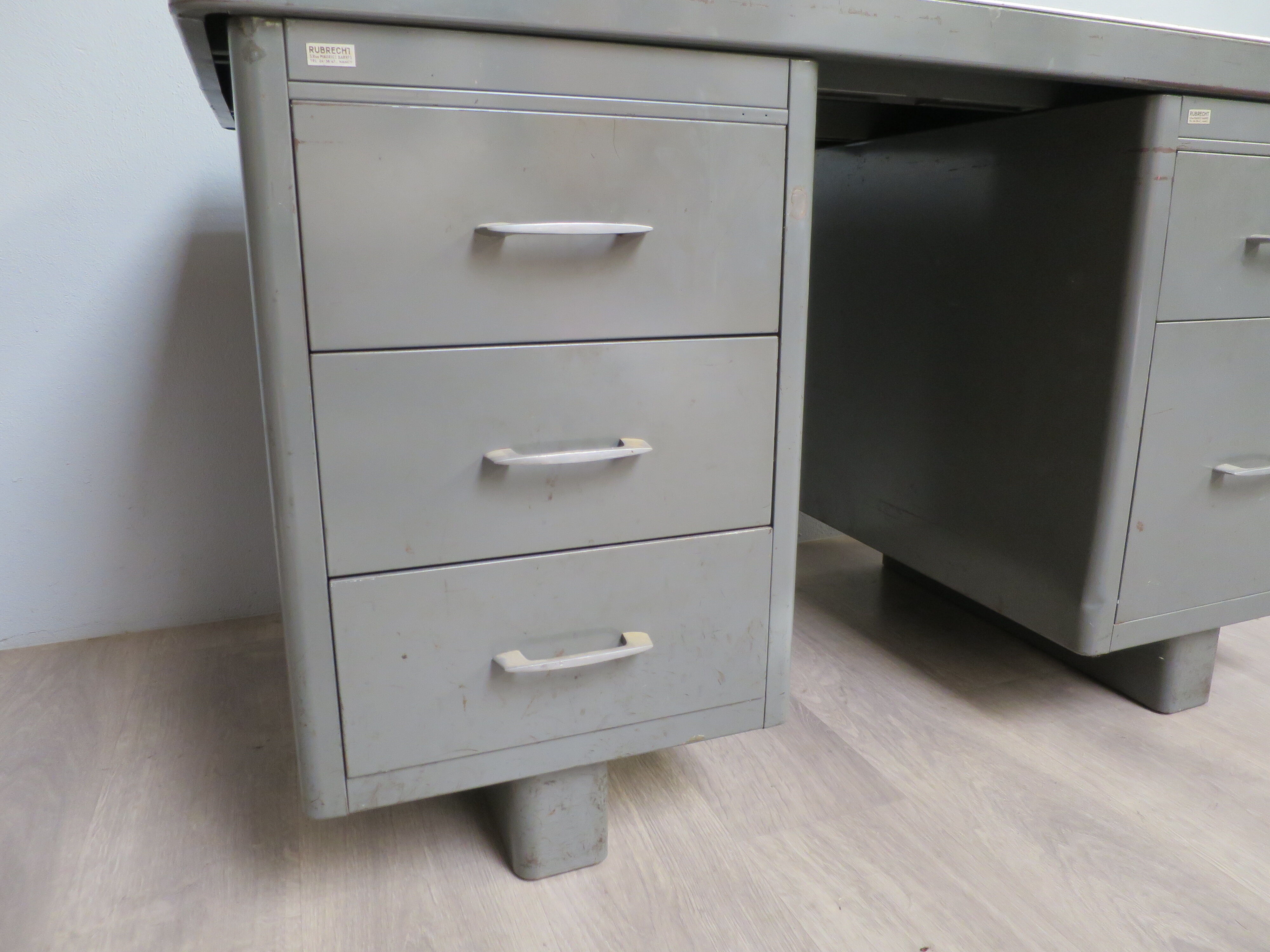 Industrial office year 50/60