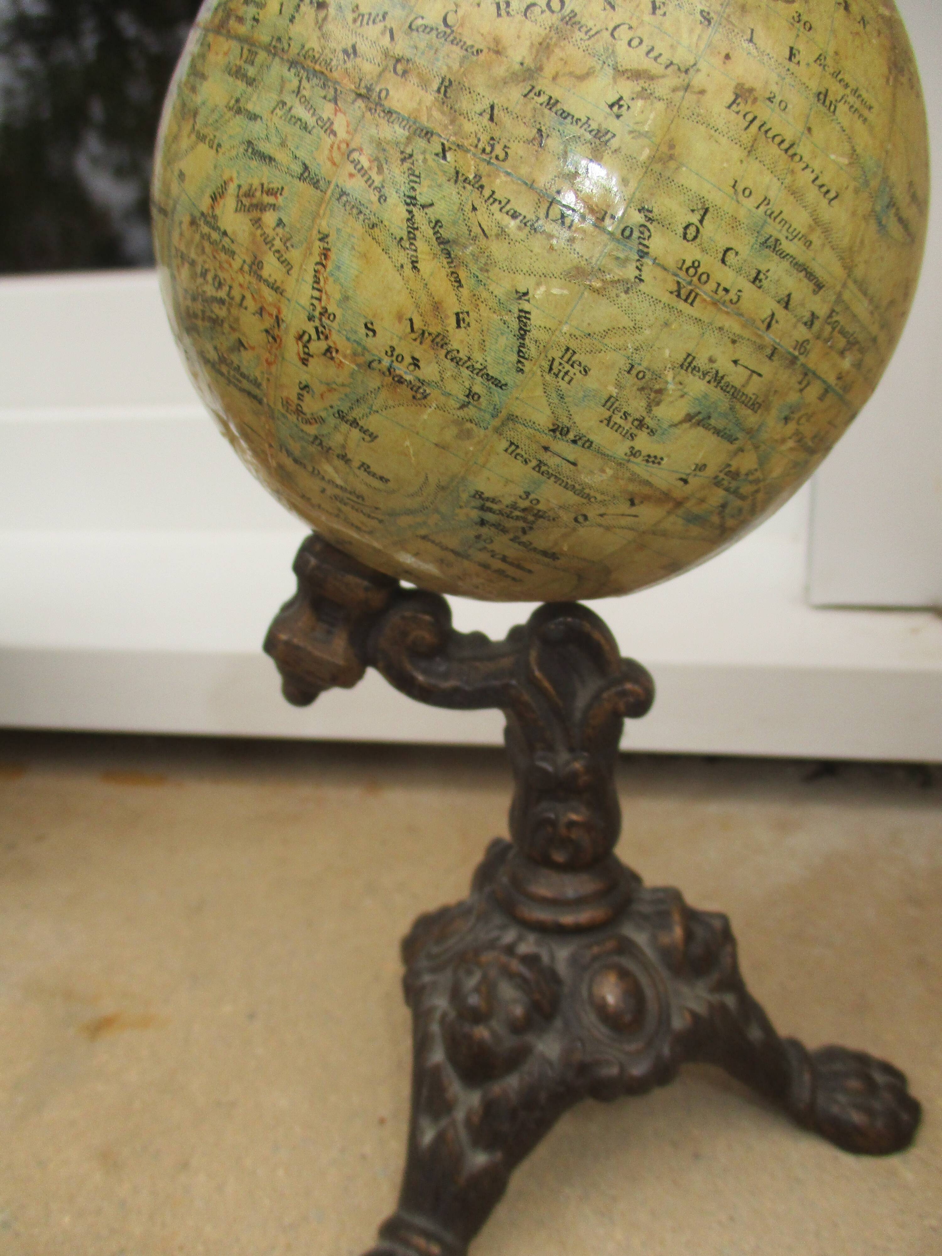 Globe signed j.l. & cie paris j. lebègue