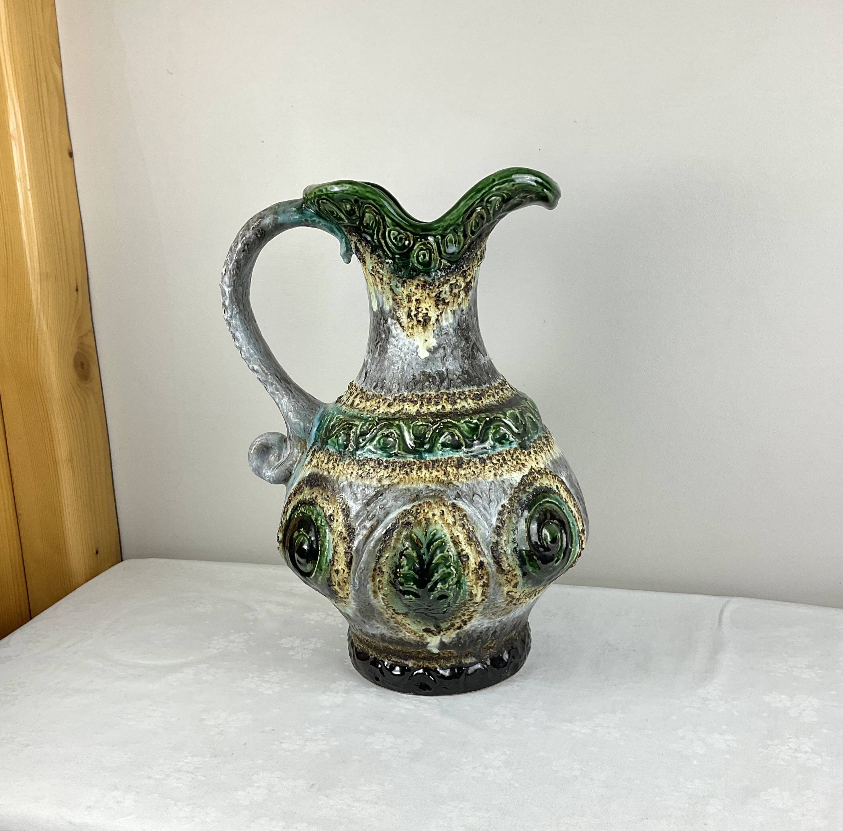 Very high quality Dümler and Breiden carafe jug vase