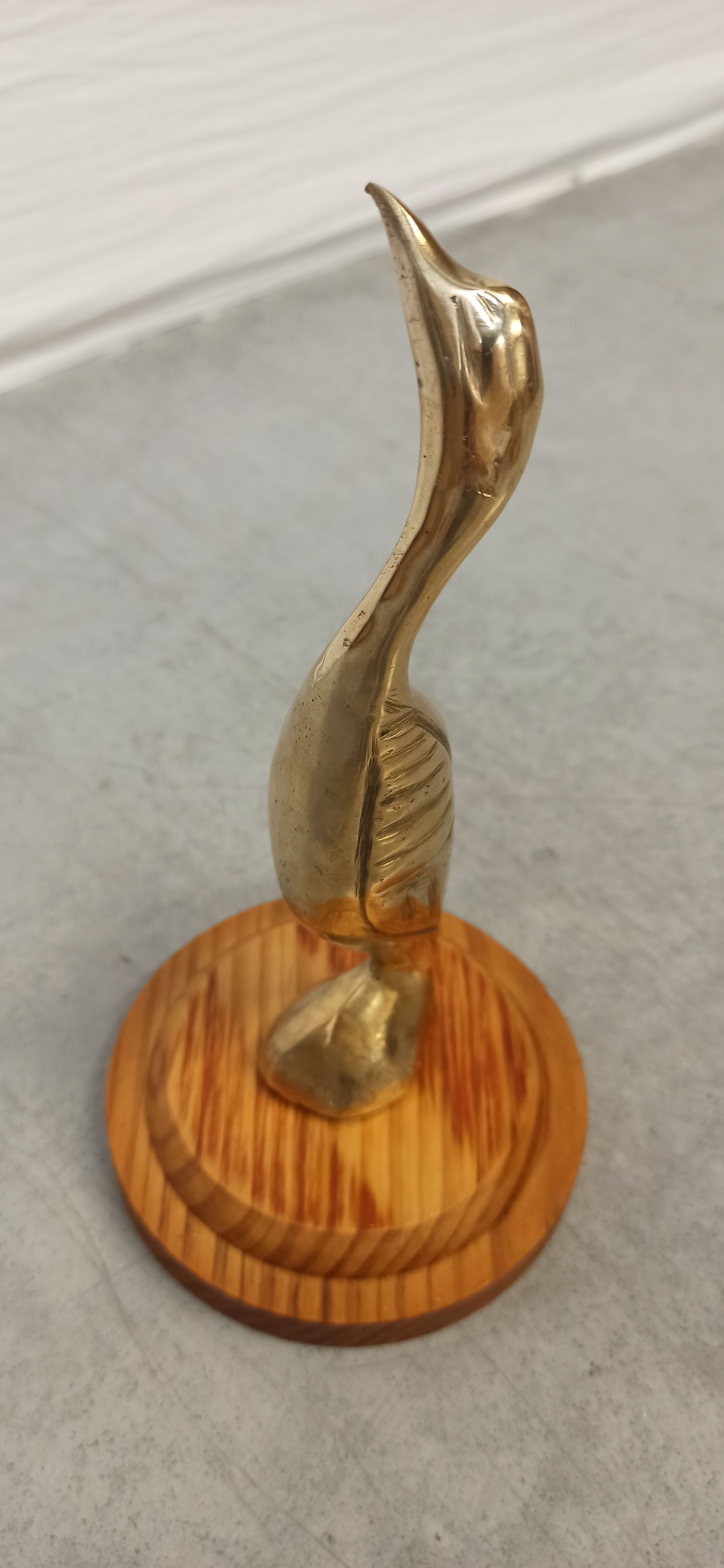 Cormoran vintage en laiton sur socle