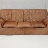 Cinna sofa. Circa 1970. Foam and "caramel" leather. 3 seats.