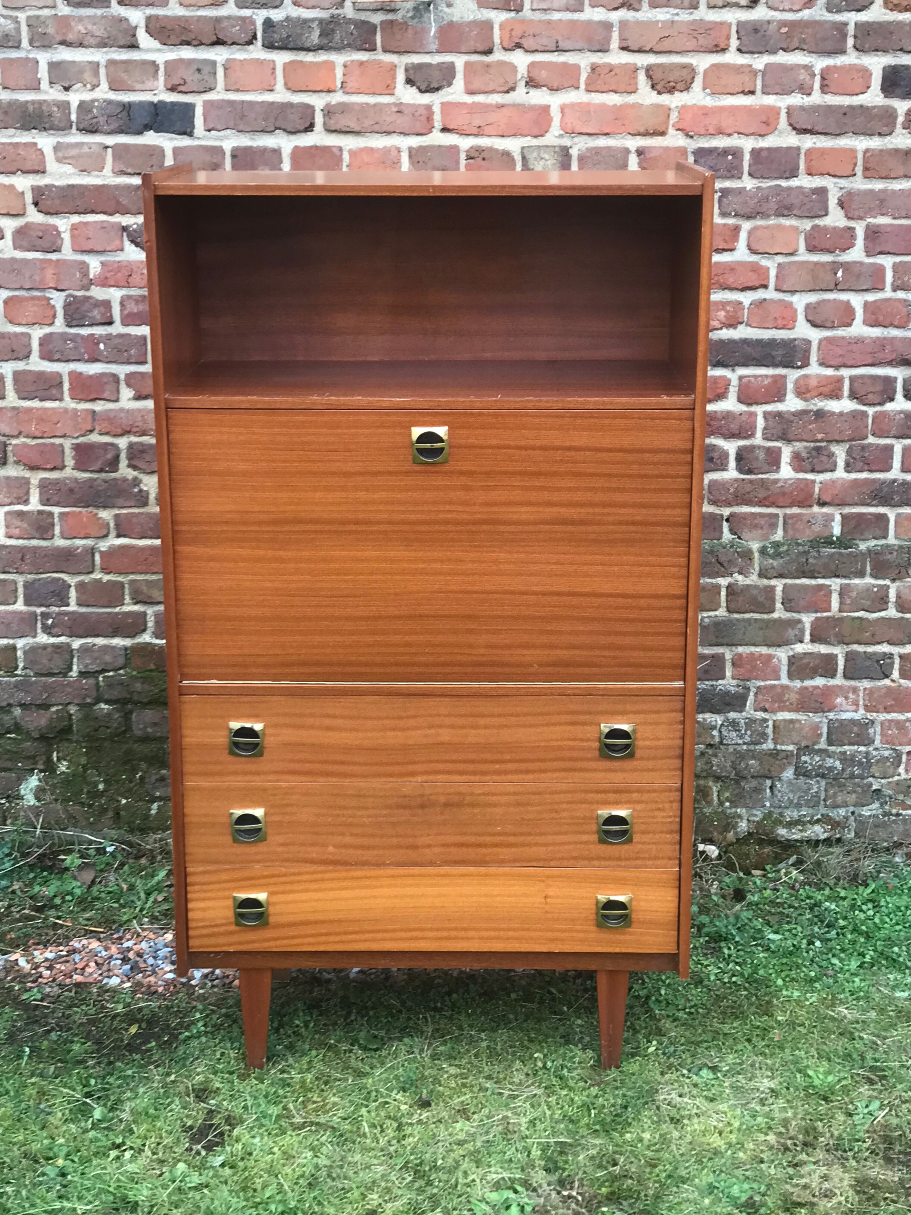 Vintage showcase