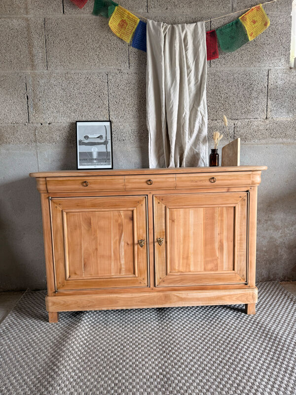 Buffet ancien en merisier massif – restauré