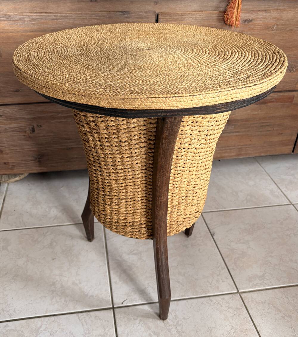 Vintage tripod work lamp in wicker and wood, 1960s style.