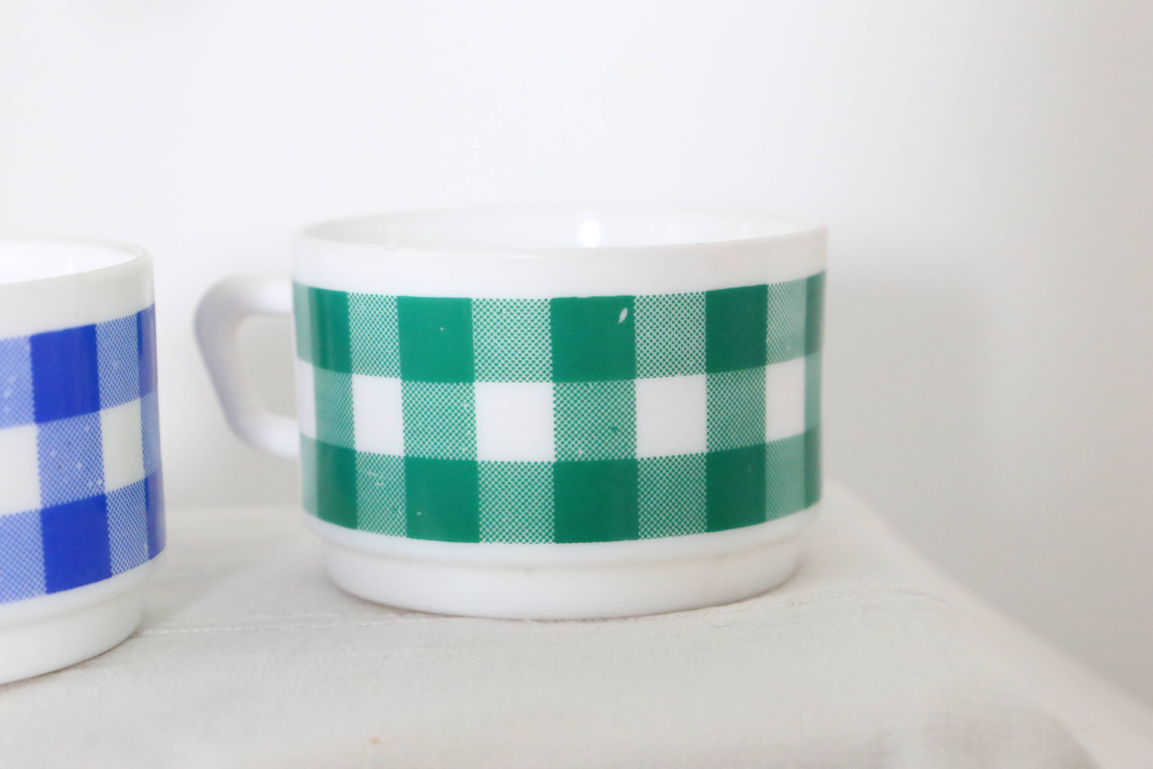 Large Arcopal x2 cups, vintage French