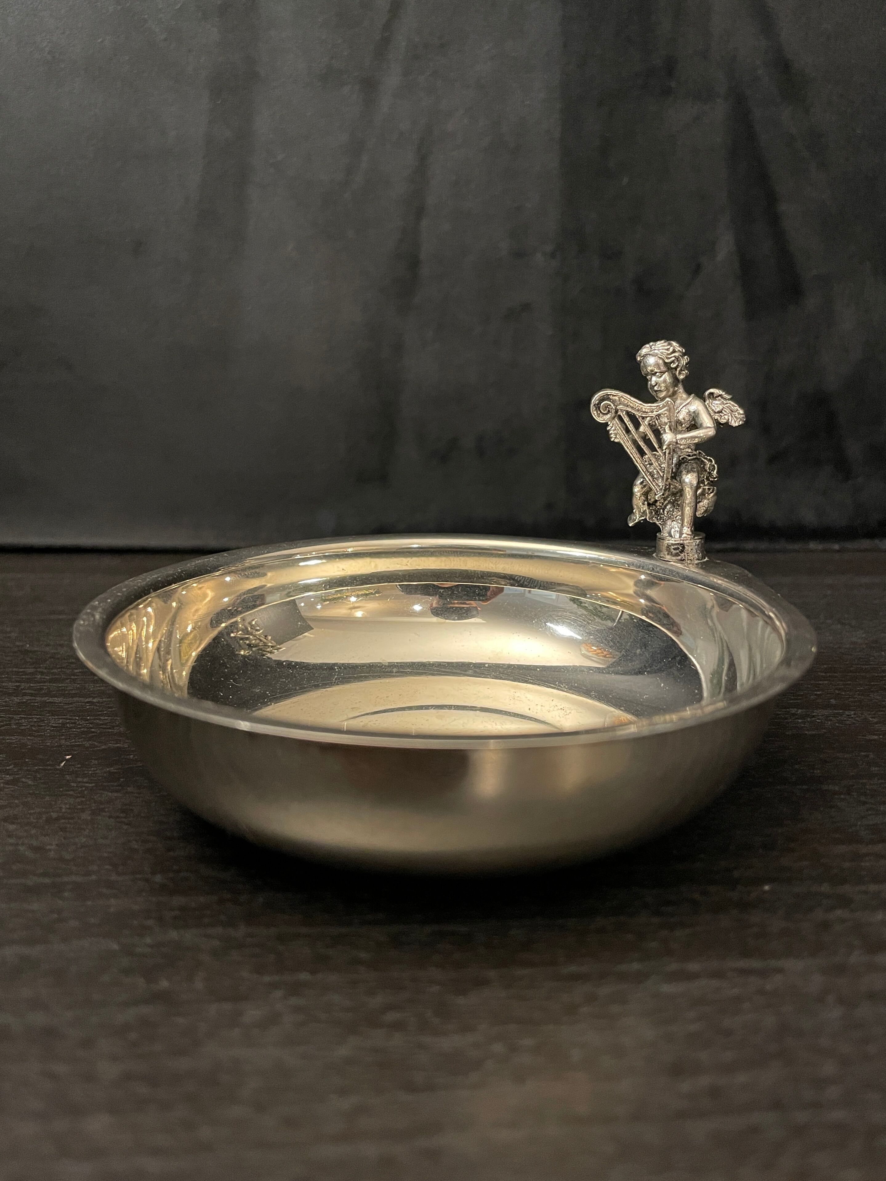 Angel pocket emptier