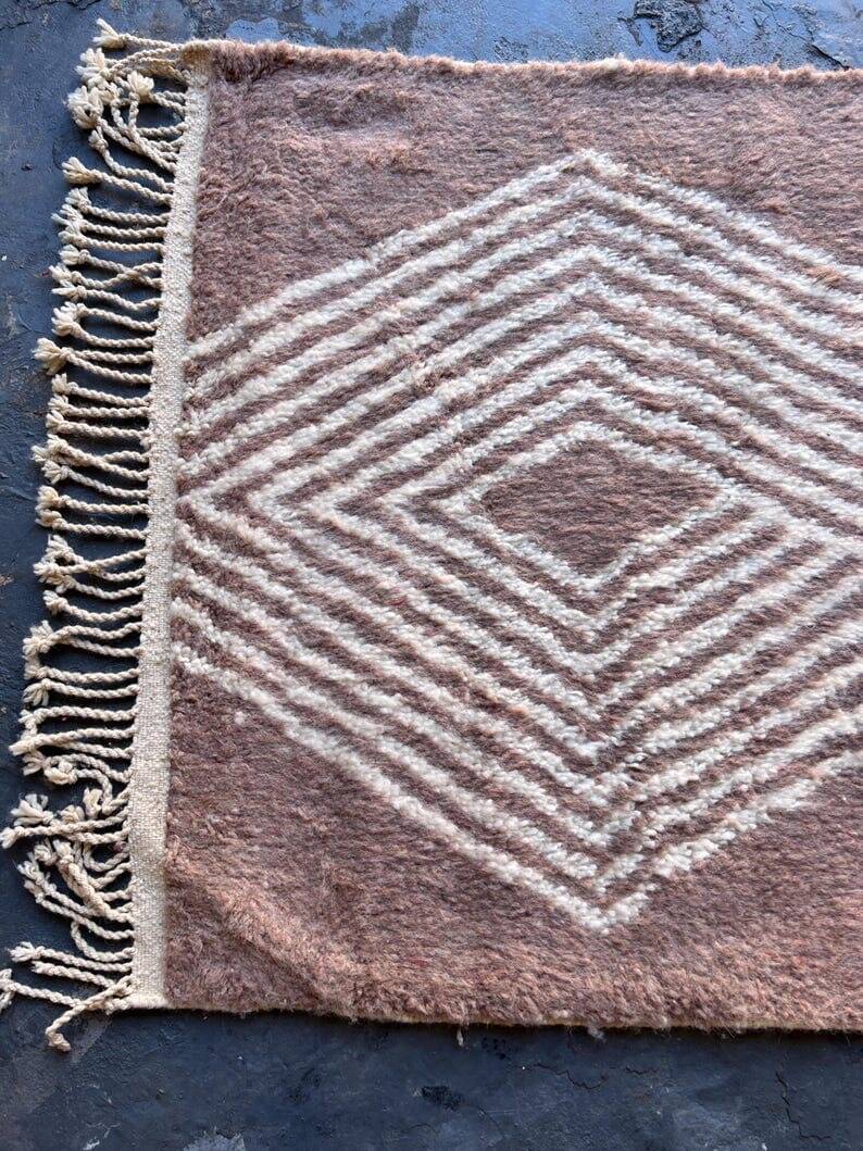 Handmade traditional Berber rug size 1.4/2.6 m