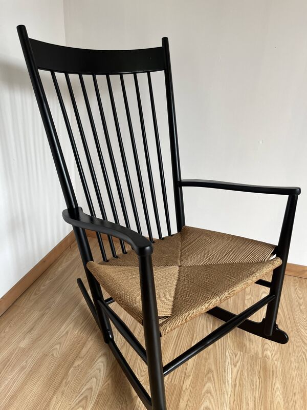 Fauteuil à bascule J16 Mobler Hans Wegner