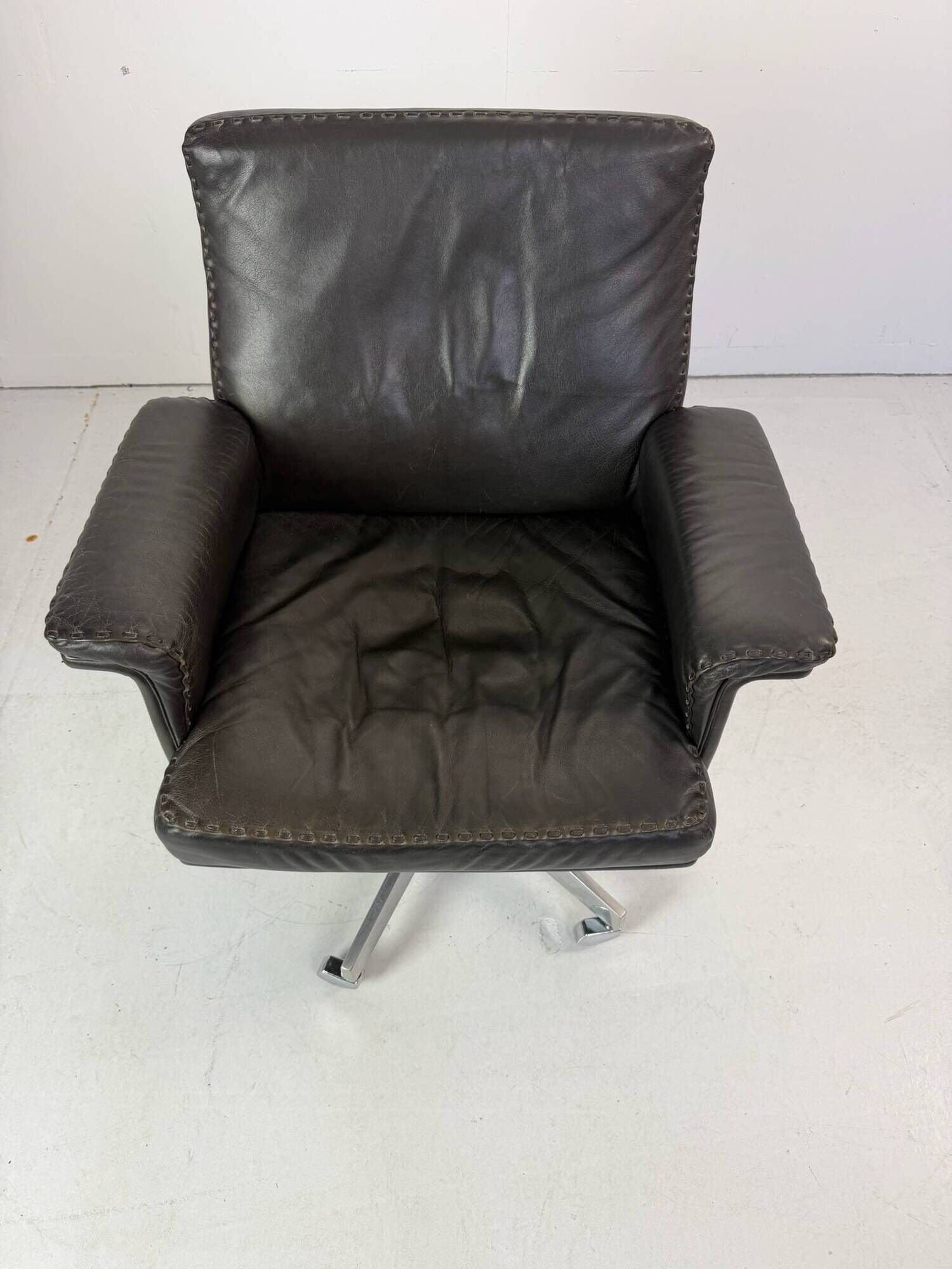 Vintage Leather Swivel Armchair De Sede DS 35, Switzerland, 1970s