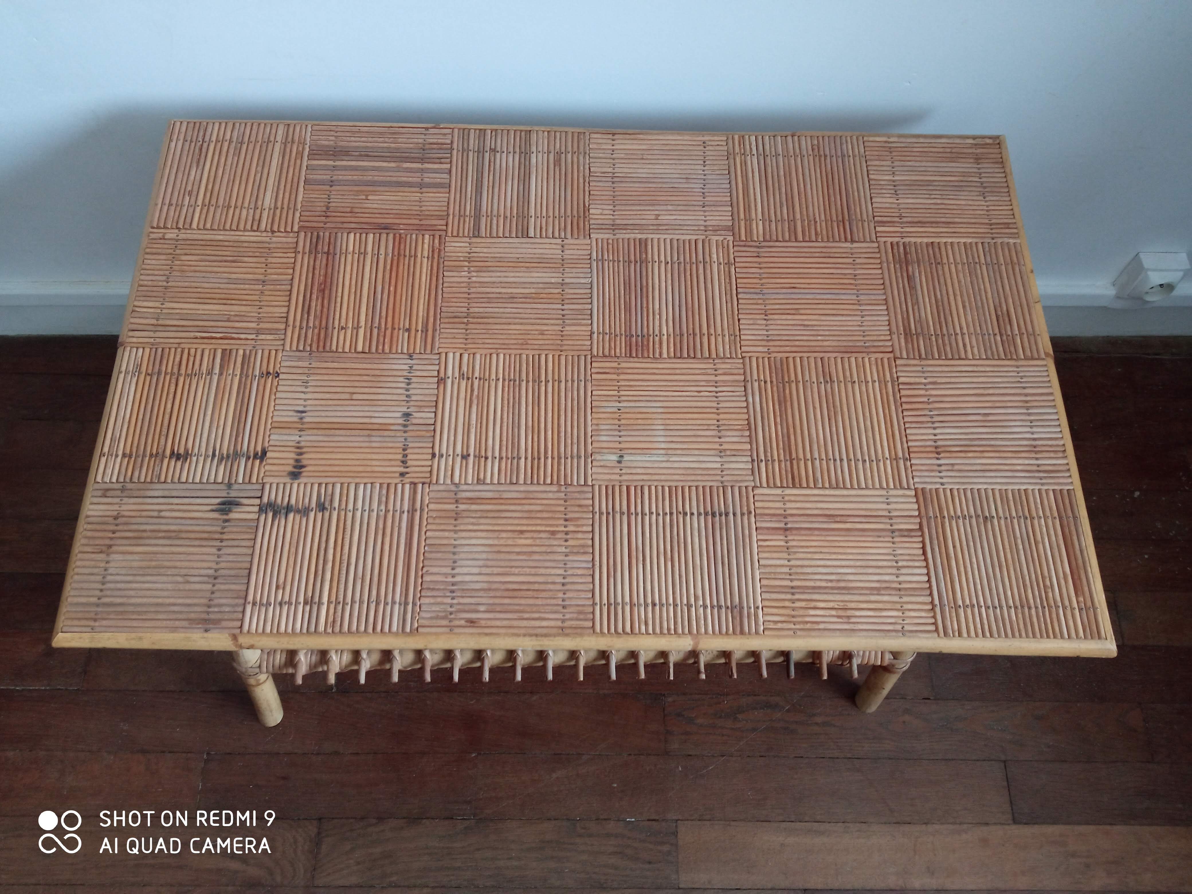 Table basse en rotin vintage