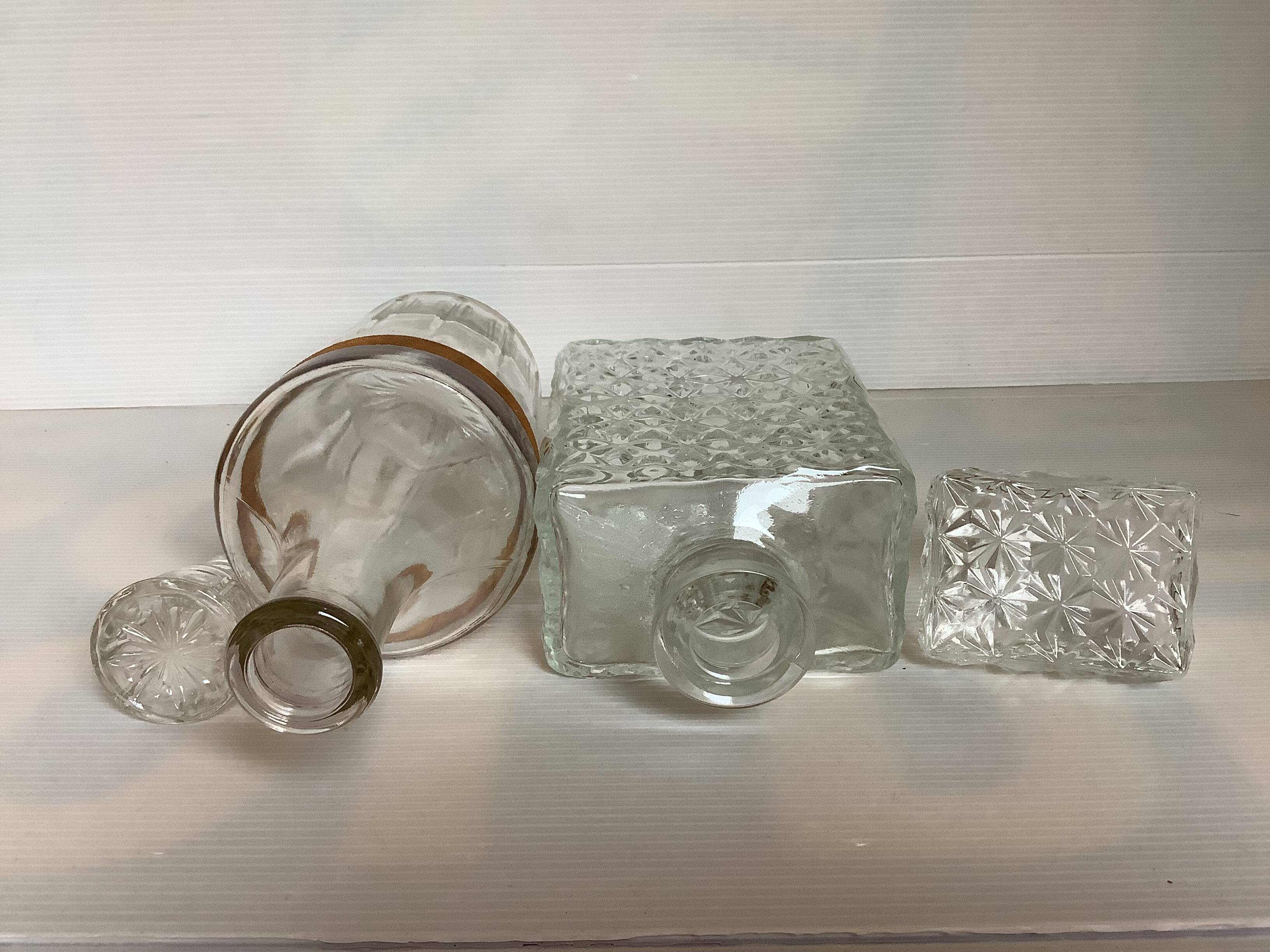 Paire de bouteilles carafes avec bouchons