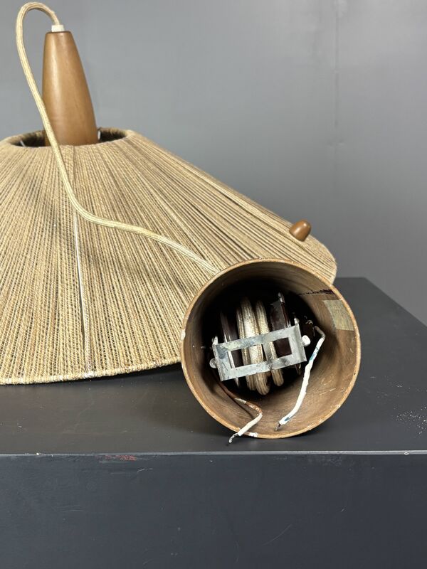 Grand lampadaire suspendu en teck et corde de sisal des années 1960