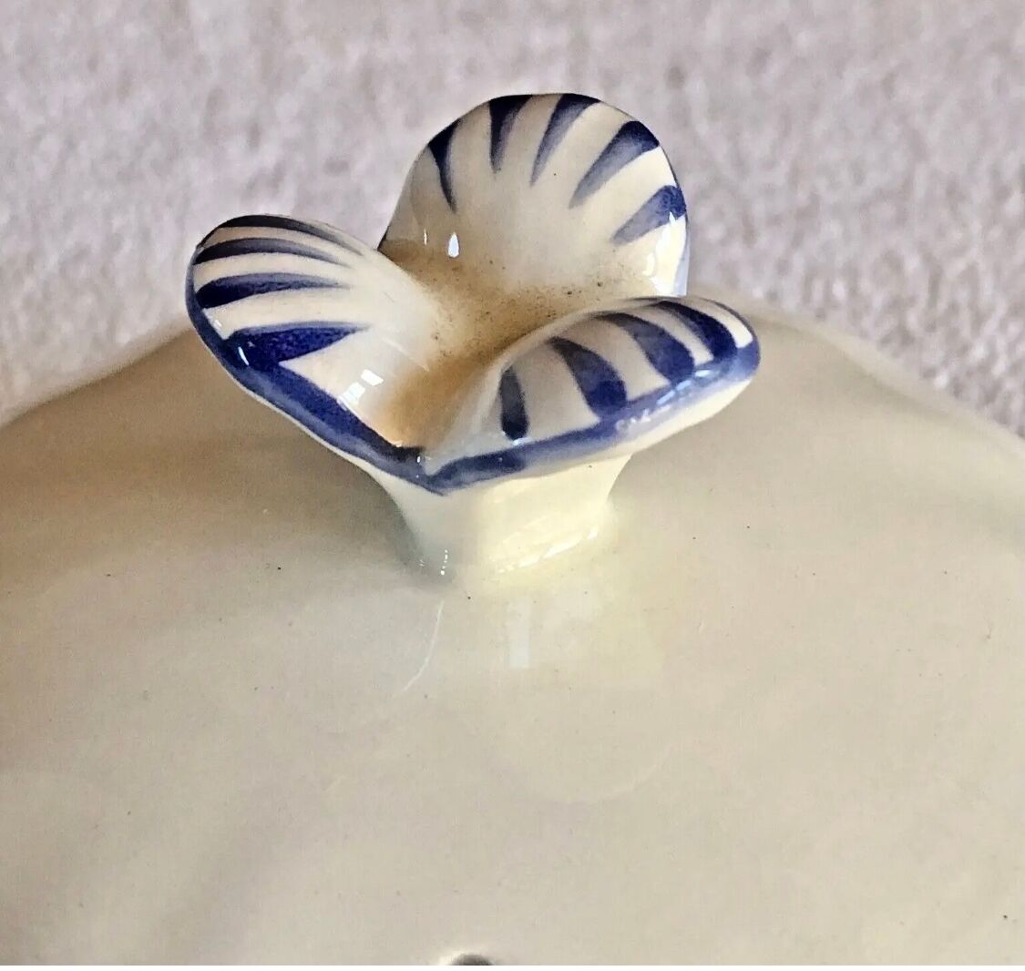 Gien teapot model children at the Dionysus press