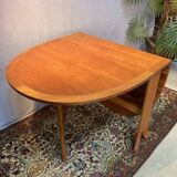 Foldable teak table