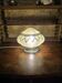 Lampe de table vintage Globe soucoupe en verre granité jaune et liseré