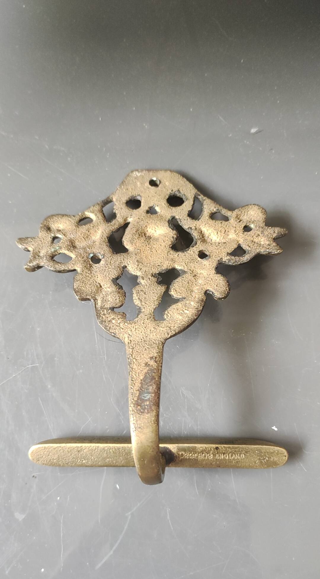 Putti musicians coat hook