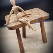 Tabouret tripode rectangle poignée